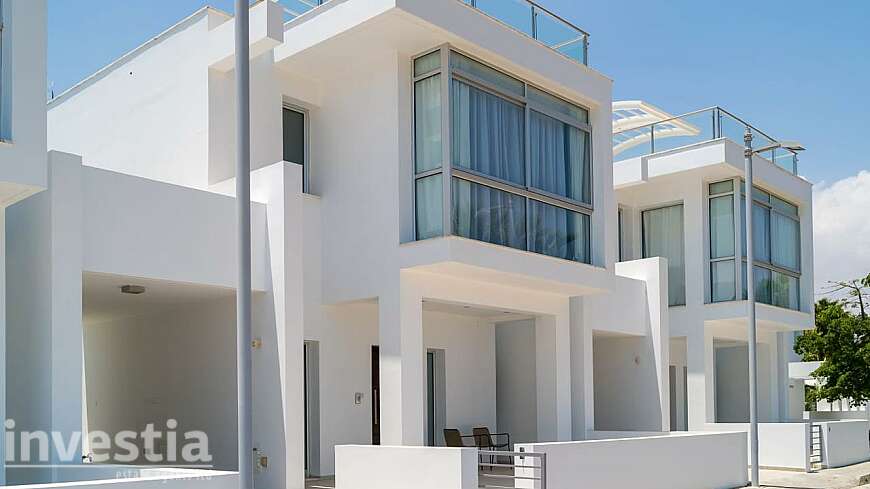2 and 3 bdrm houses for sale/Dhekelia rd