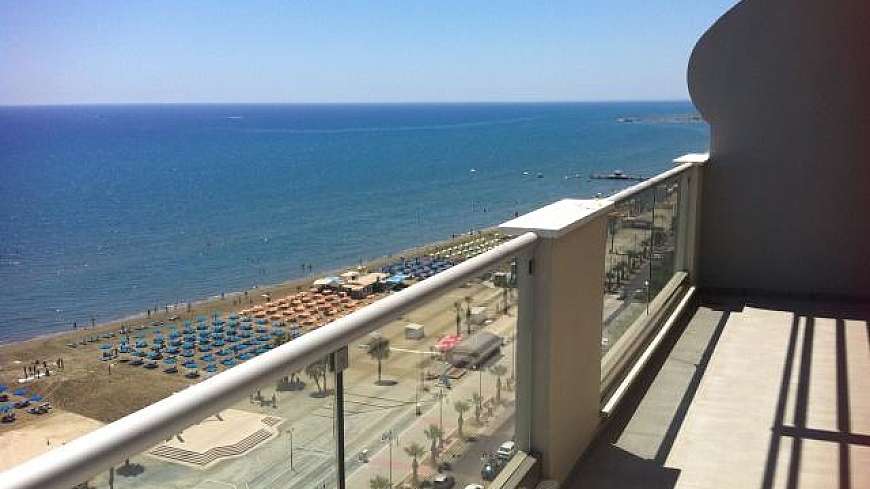 2 Bdrm Penthouse/ Phinikoudes Beach