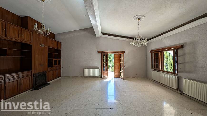 Charming Countryside Home For Sale on a Spacious Plot in Psevdas, Larnaca