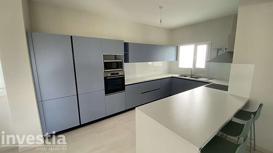 Modern 3-Bedroom Apartment with Pool & Gym Access In Limassol Touristic Area