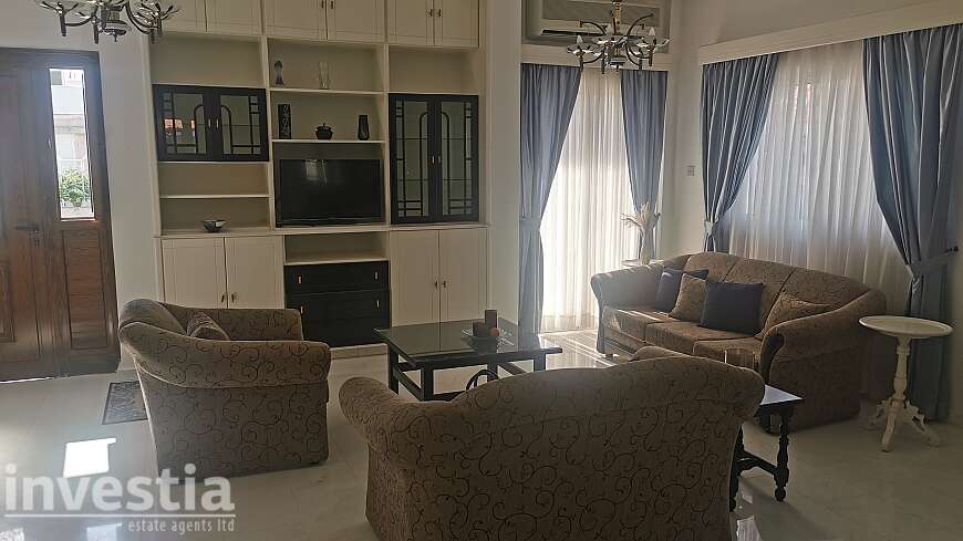 3 bdrm house/center