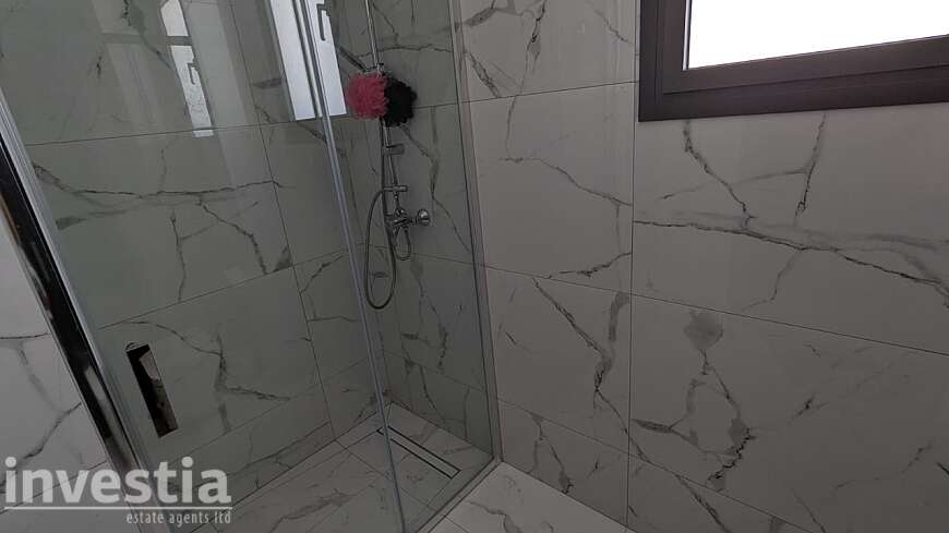 2 bdrm brand new penthouse/Dhrosia