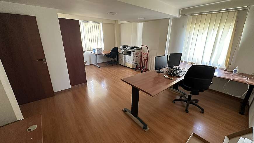 Office space for rent/Off Makarios Avenue