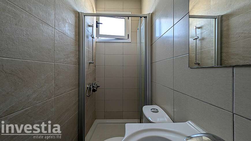 2 bdrm flat for sale/Meneou