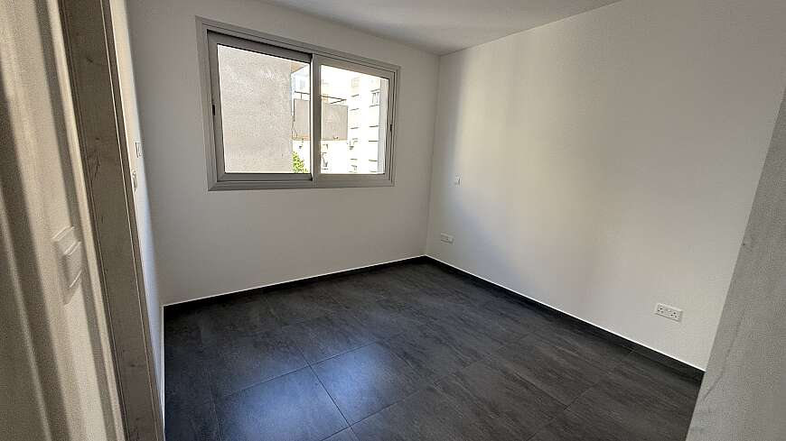 2 Bdrm brand new apt/center