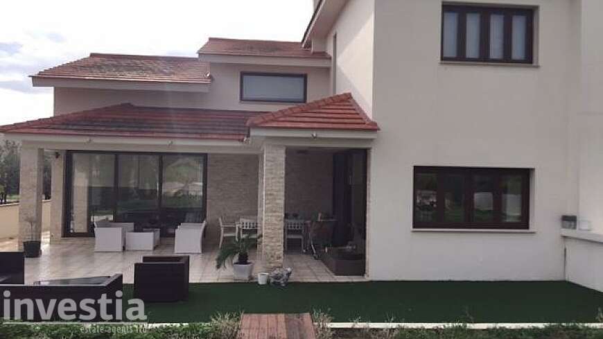 3 bdrm luxury house/Livadhia