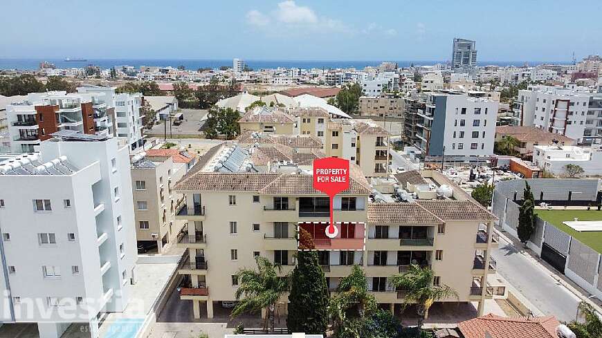 2 bdrm flat for sale/Port area