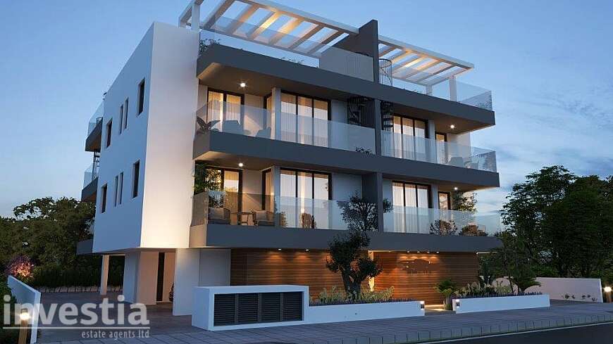 2 bdrm top floor apartment for sale/Kiti