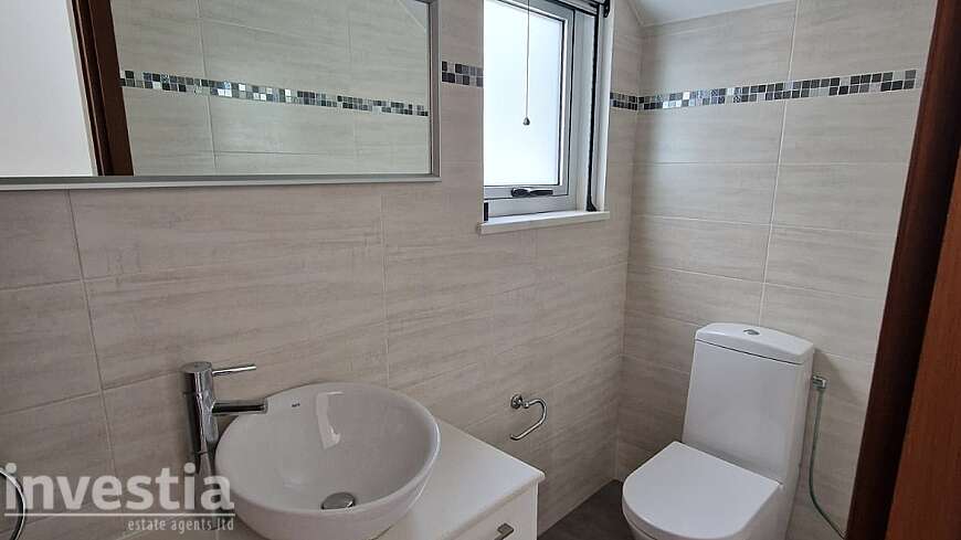 4 bdrm house for rent/Livadhia