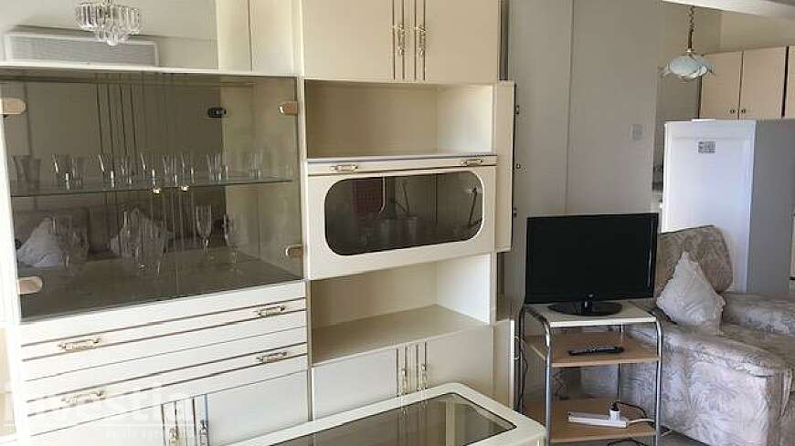 1 bdrm apartment/Land Registry area