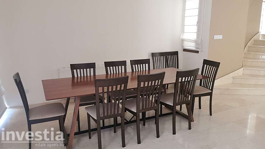4 bdrm house/New Stadium area