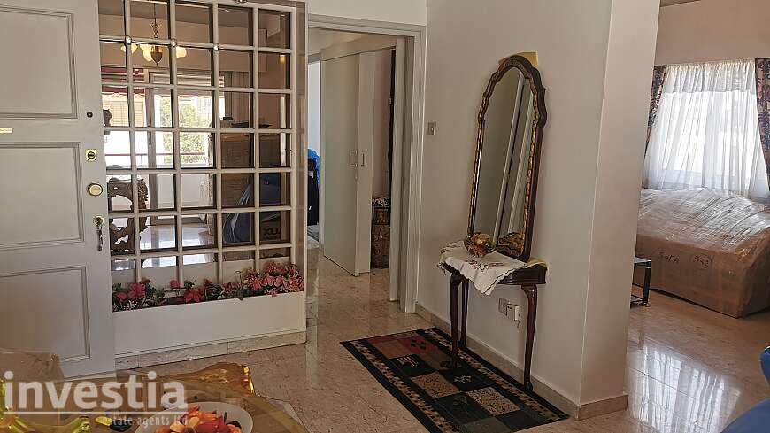 2 bdrm apt/center