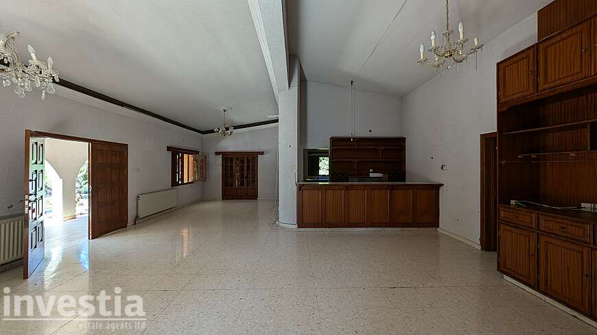 Charming Countryside Home For Sale on a Spacious Plot in Psevdas, Larnaca