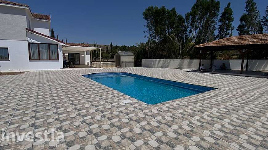 5 bdrm villa for rent/Pyla