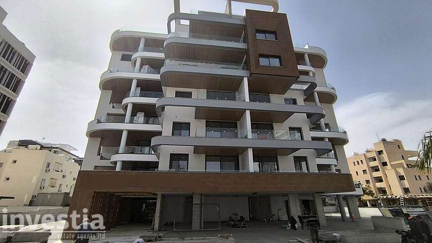 3 bdrm brand new apt/ Mackenzie