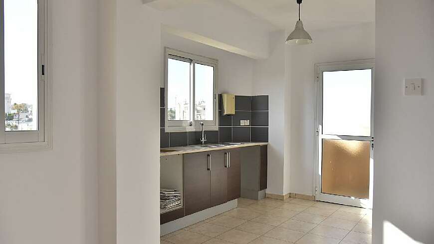 3 bdrm flat for sale/Sotiros area