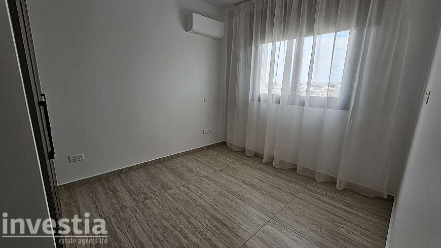 3 bdrm penthouse apartment for rent/Livadhia