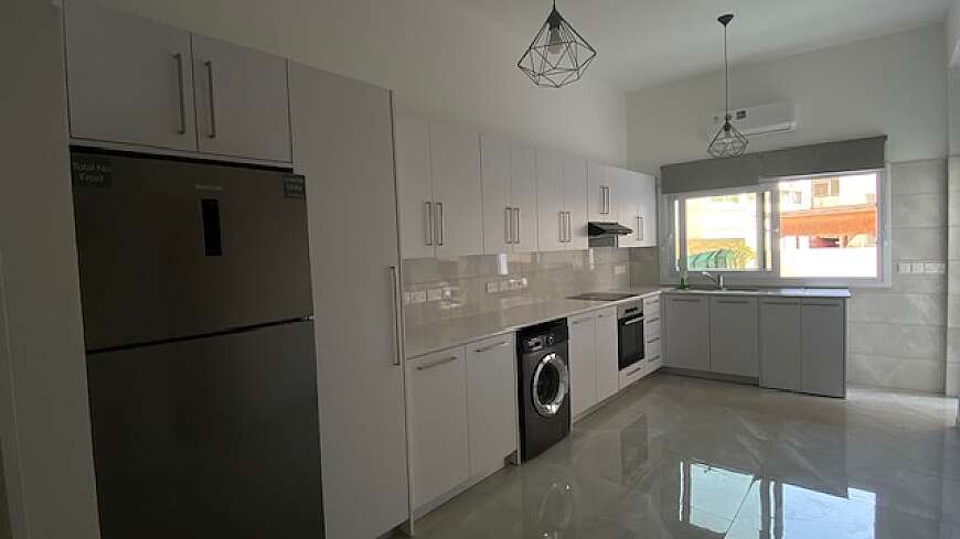 2 bdrm ground floor flat for rent/Larnaca centre