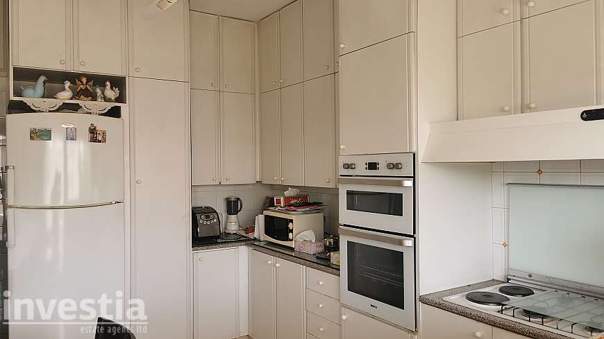 2 bdrm apt/center
