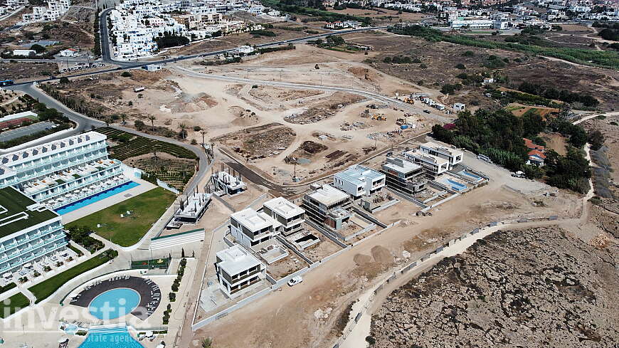 5 Bedroom Beachfront Villa in Paphos For Sale