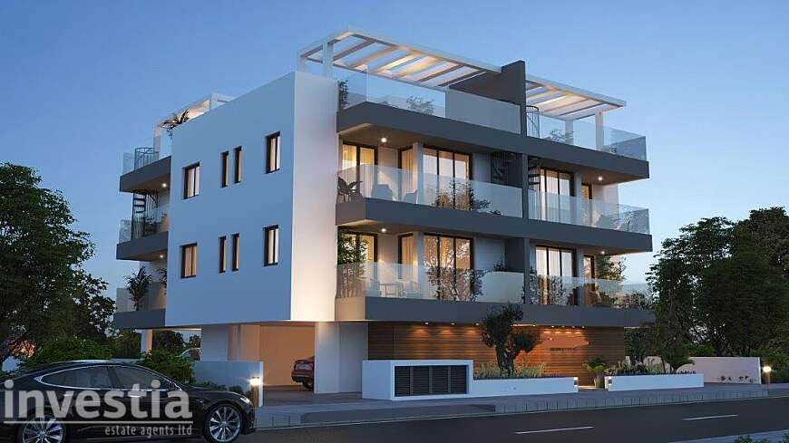 2 bdrm top floor apartment for sale/Kiti