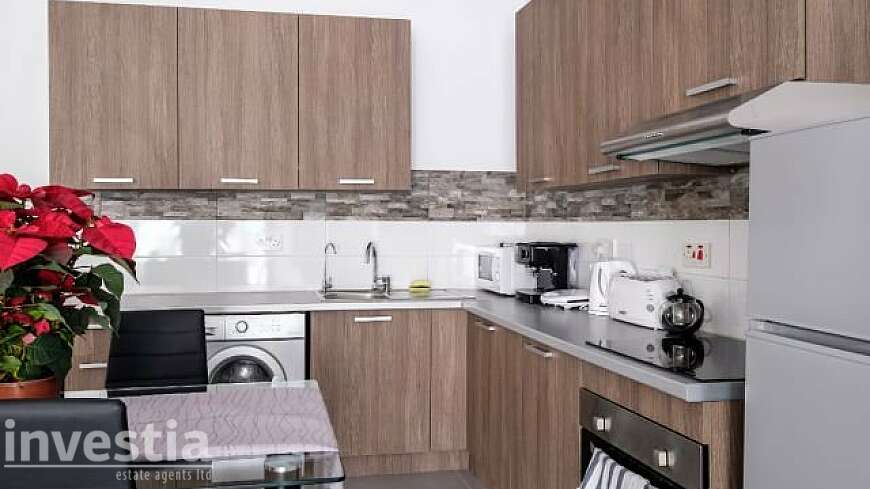 3 bdrm flat for sale/Larnaca centre