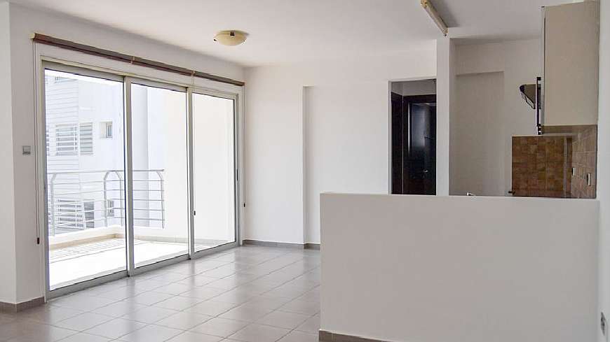 1 bdrm flat for sale/Limassol road