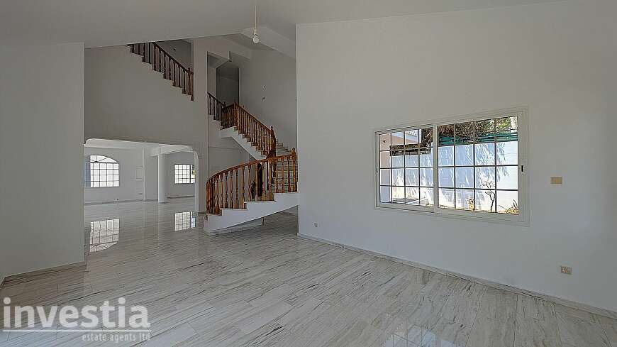 4 bdrm villa for sale/Limassol