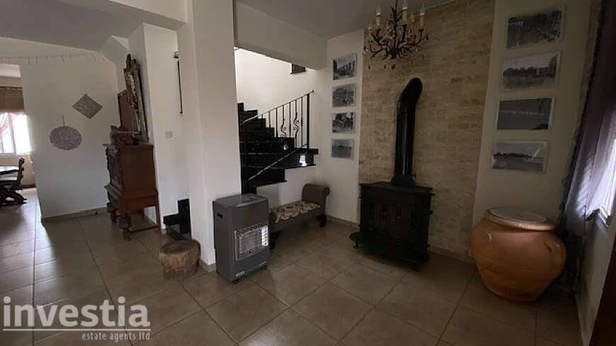 3 bdrm house for rent/Livadhia