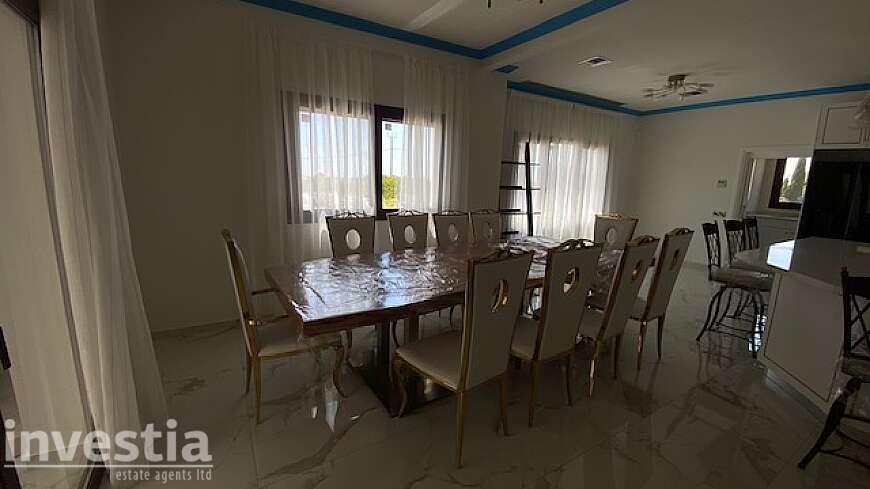 5 bdrm villa for rent/Pyla