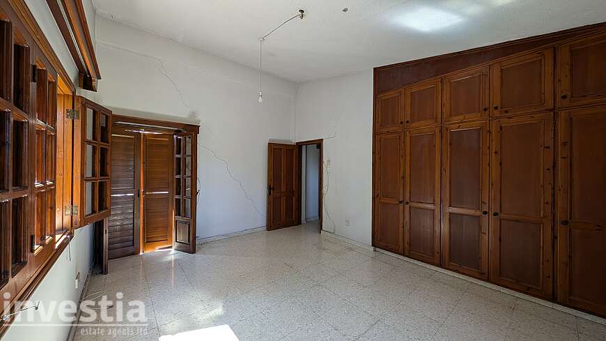 Charming Countryside Home For Sale on a Spacious Plot in Psevdas, Larnaca