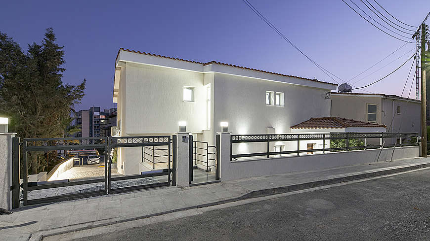 5 bdrm villa for rent/Agios Tychonas