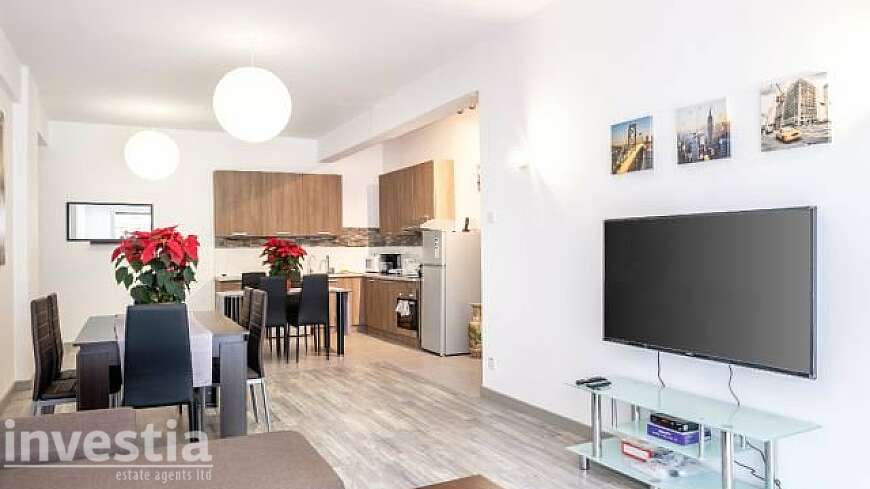 3 bdrm flat for sale/Larnaca centre