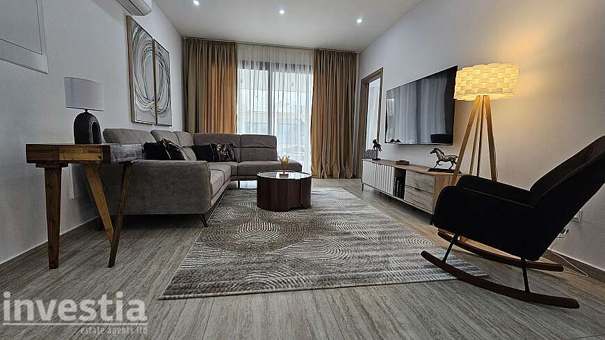 3 bdrm penthouse apartment for rent/Livadhia