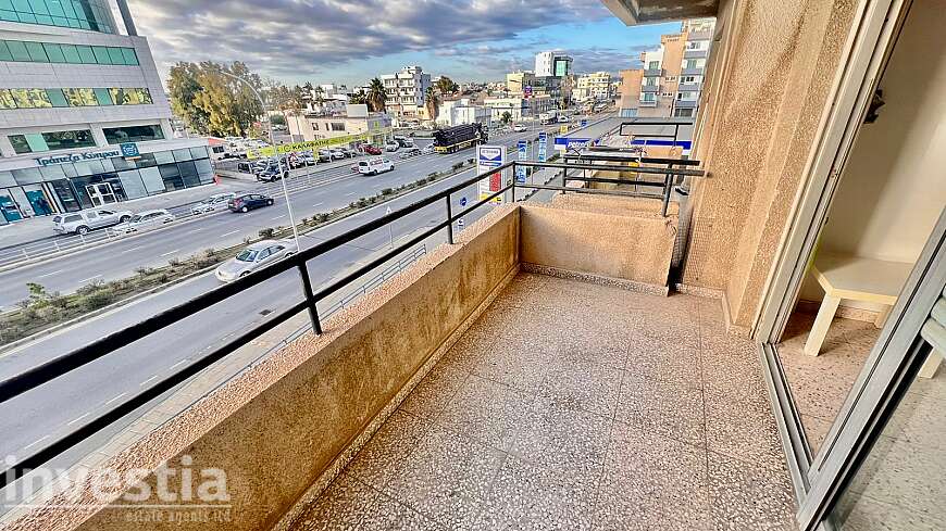 2 bdrm flat for sale/Port area