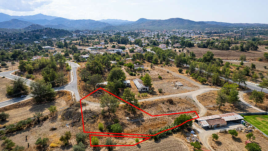 Residential field in Lythrodontas, Nicosia