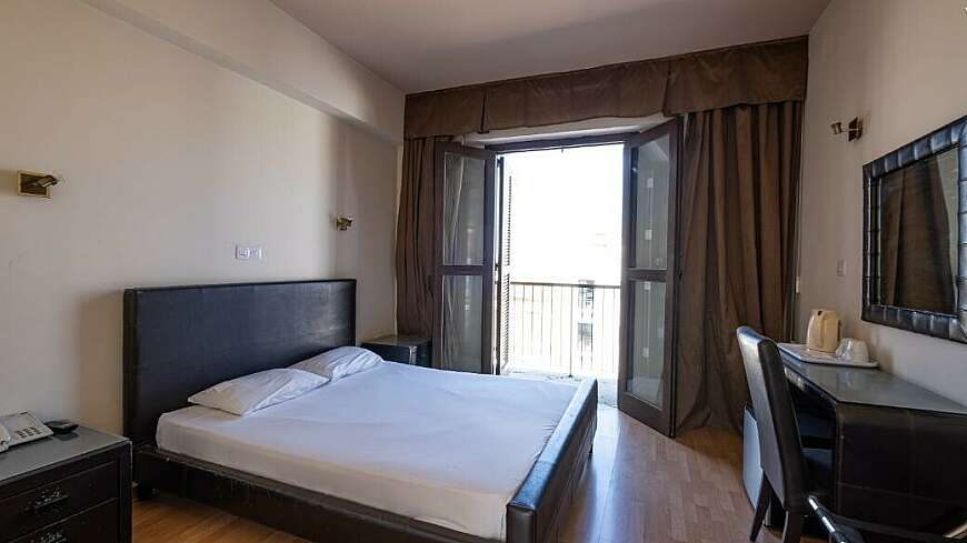 Royiatiko hotel and 3 plots in Nicosia Old Town