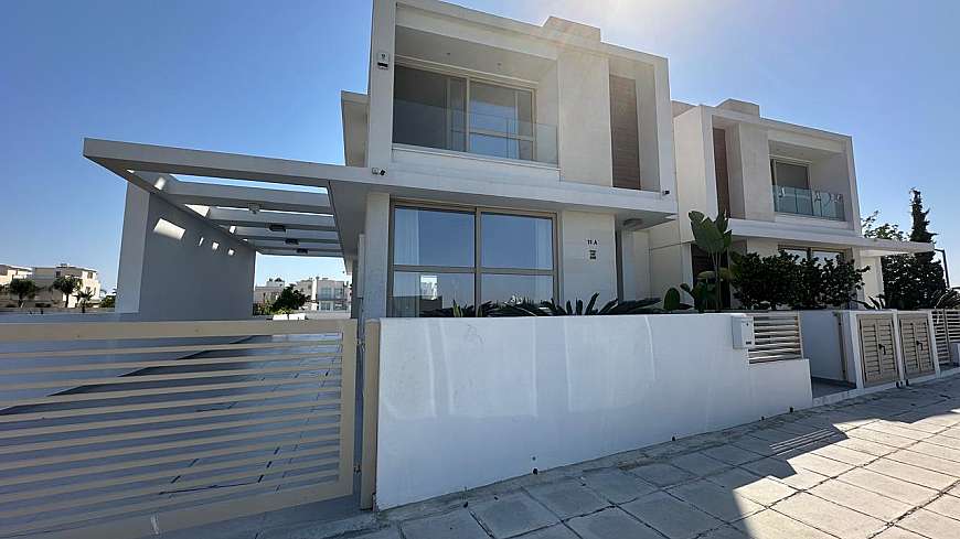 4 bdrm house for sale/Dhekelia Road