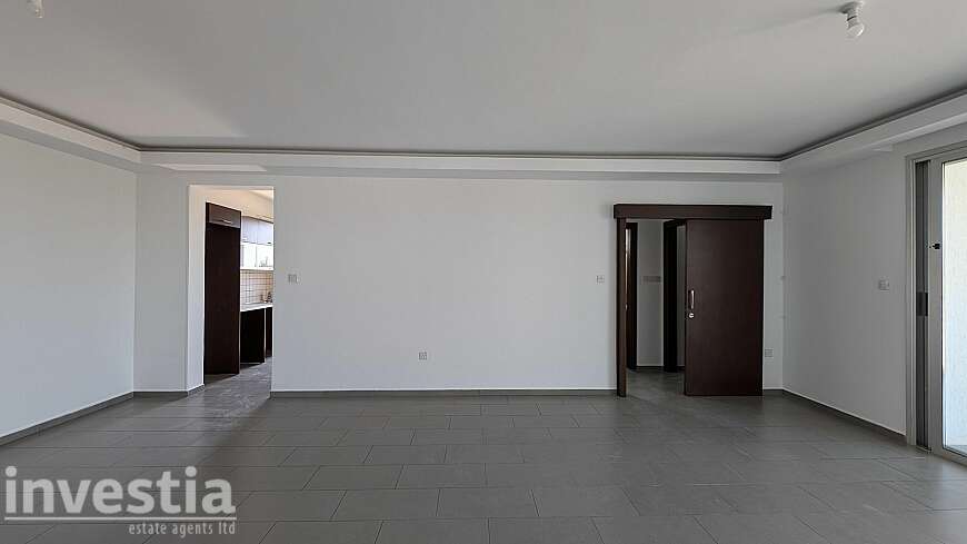 2 bdrm flat for sale/Meneou