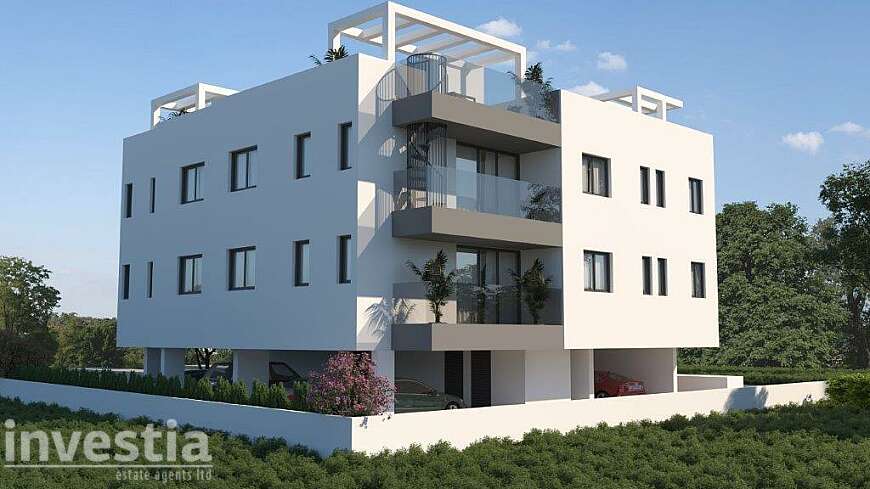2 bdrm top floor apartment for sale/Kiti