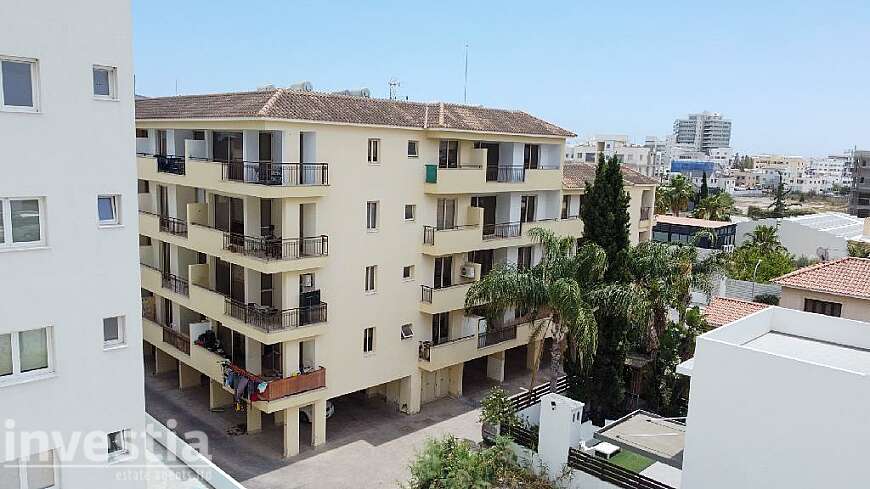 2 bdrm flat for sale/Port area