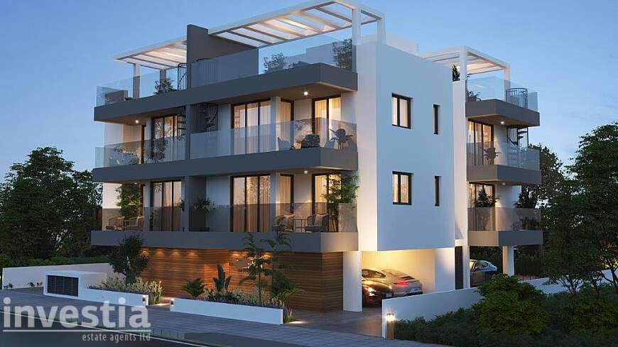 2 bdrm top floor apartment for sale/Kiti