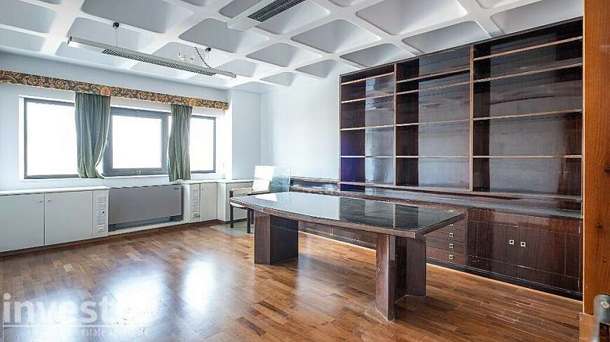 Office on the 6th floor in Agioi Omologites, Nicosia