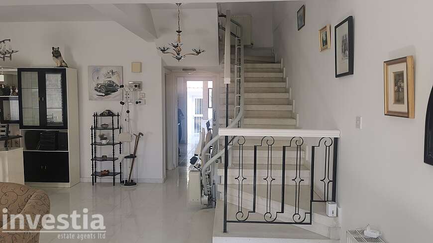 3 bdrm house/center