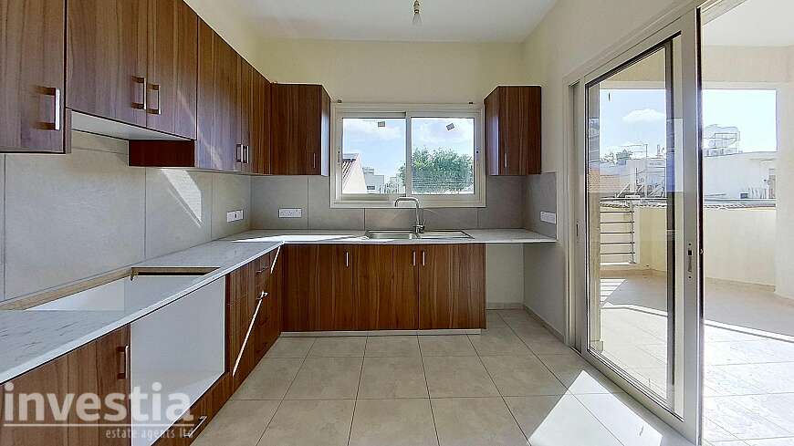 2 bdrm flat for sale/Limassol