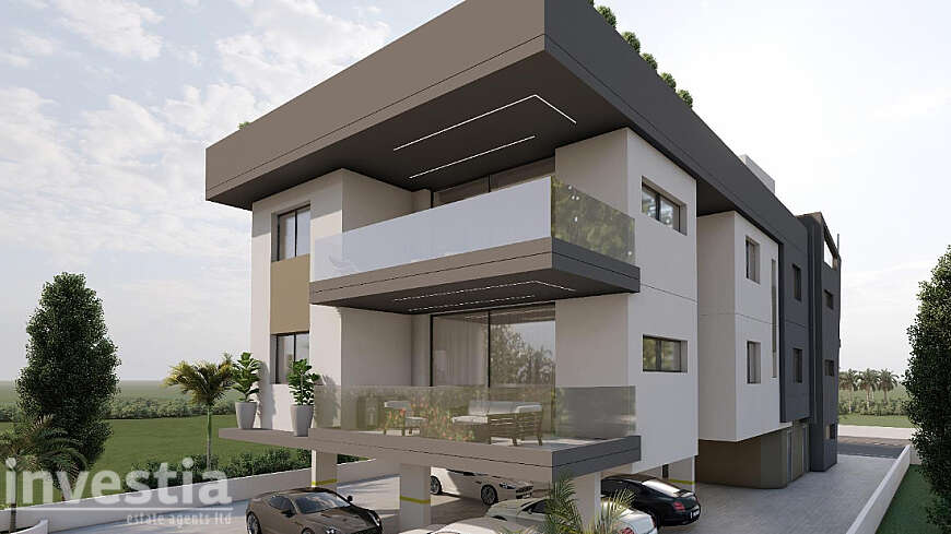 2 bdrm top floor apartment for sale/Larnaca