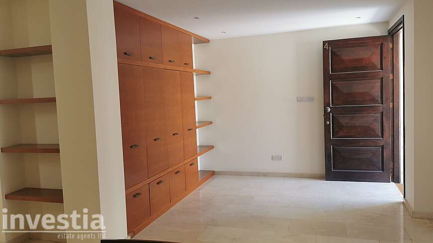4 bdrm house/New Stadium area
