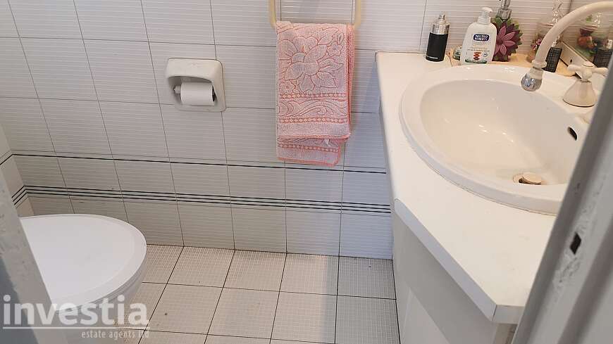 2 bdrm apt/center