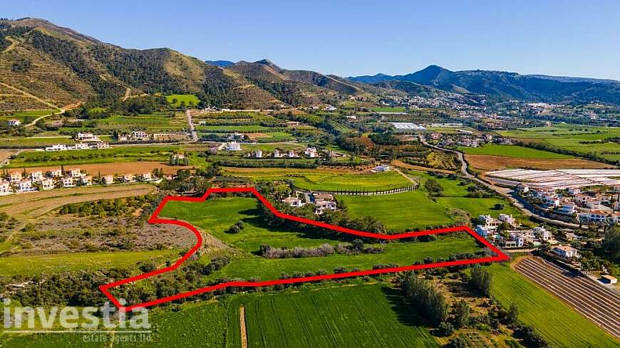 Shared tourist field in Argaka, Paphos