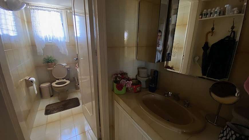 3 bdrm penthouse for sale/Off Makarios Avenue